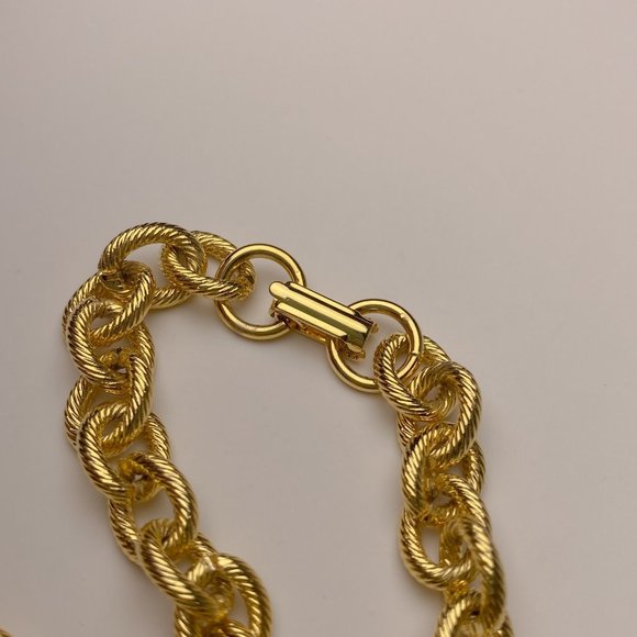 Vintage Art Signed Gold Lion Head Door Knocker Round Lucite Gold Chain Necklace - Picture 8 of 12